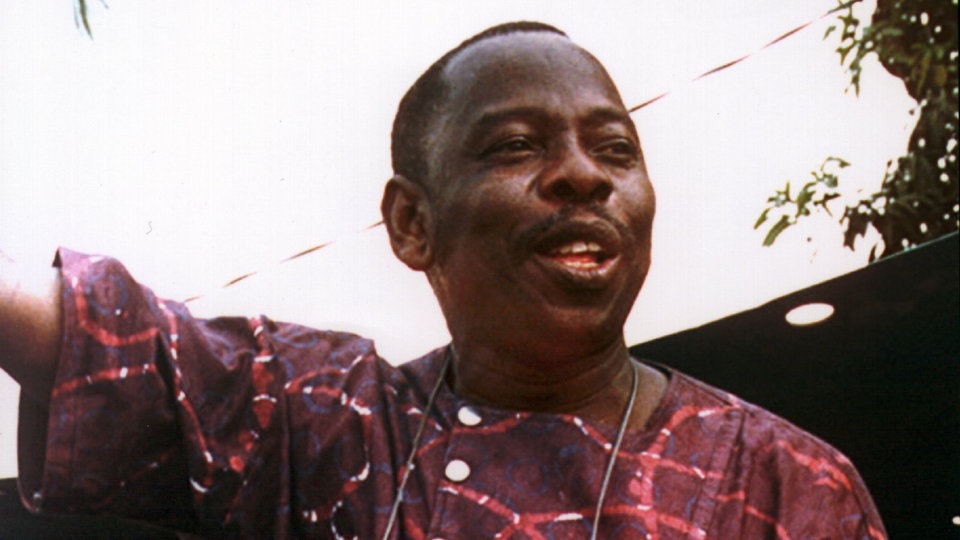 Frontalaufnahme von Ken Saro Wiwa.