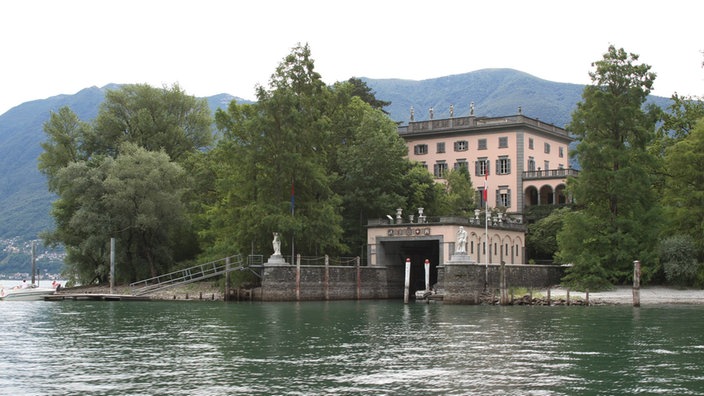 Die klassizistische Villa von Max Emden auf der Brissago-Insel.