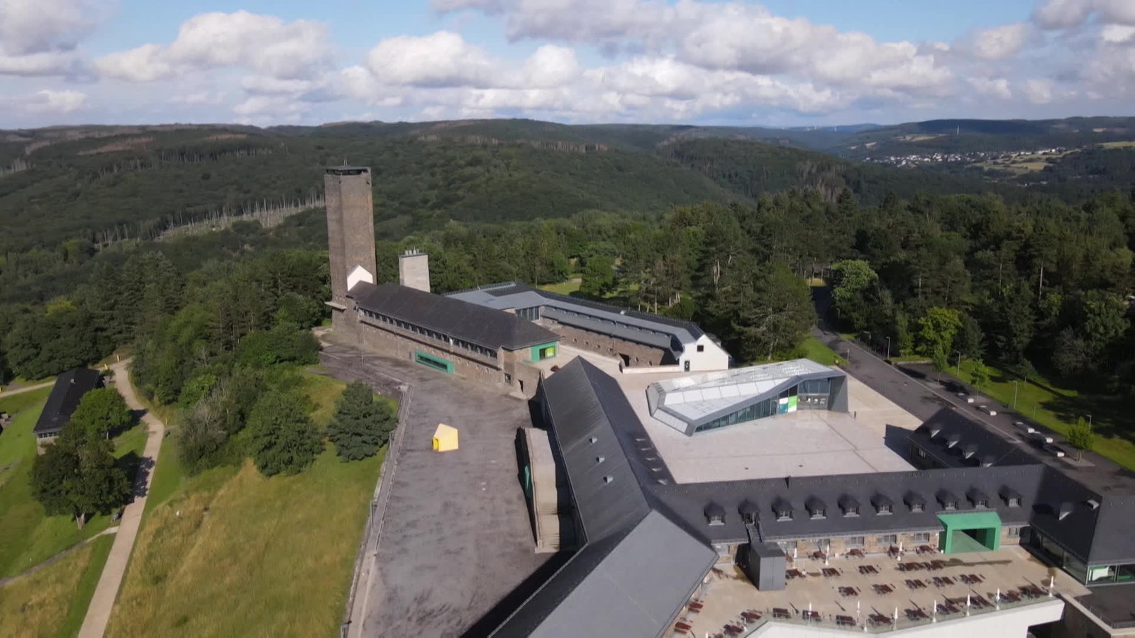 Screenshot aus dem Film "Vogelsang: NS-Vergangenheit im Nationalpark"