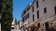 Die Carrer del Calvari in Pollenca, Mallorca