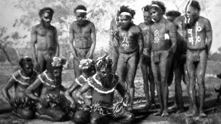 Australische Aboriginals bei einer religiösen Zeremonie