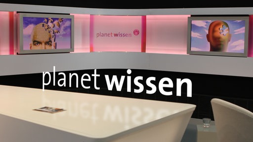 Das Planet-Wissen-Studio mit Schriftzug "planet wissen"