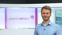 Porträtaufnahme von Prof. Tim Tröndle zu Gast im Planet Wissen Studio.